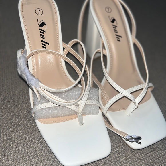 White chunky heels - Picture 2 of 3